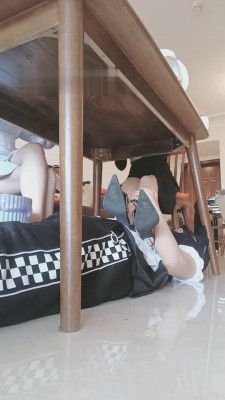 【阮芷大人】饭桌下伺候双主吃饭 bf12090