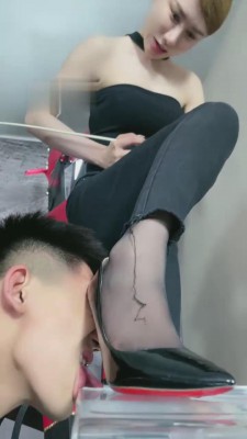 【妮可】新型刑椅试用小鲜肉 bf15163