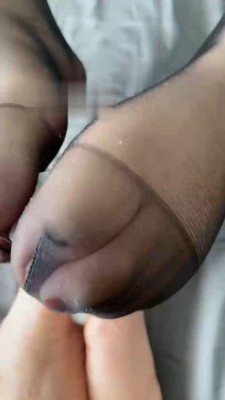 【莉莉丝】发骚的小母狗【双视角版】 bf22210