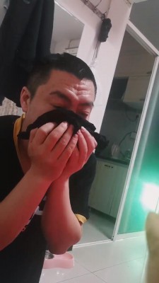 【77S】调教老狗舔鞋闻臭袜 bf12182