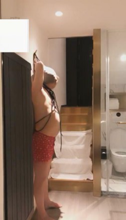 ViVi,KB塞嘴羞辱耳光直饮水_HD绳艺资源