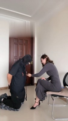 【言一】高跟踩踏鞭打羞辱贱狗 bf18166