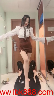 【ccyouer】沉浸式高跟踩踏舔脚 bf23593