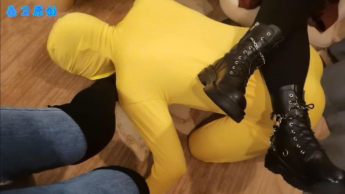 【羲又原创】双S之爸爸的爸爸叫爷爷！羲又带素人闺蜜舔鞋闻脚坐脸调教 YC-220531