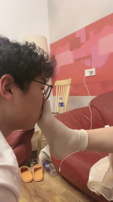 【茜茜】萝莉主白袜辱学长 bf19654