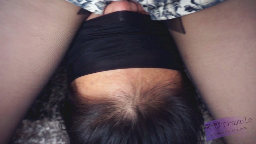 『小妮女女』黑丝高跟皮短靴调教女奴