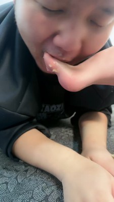 【美娜格格】AJ脏鞋白袜踩食物喂食【双视角版】 bf23206