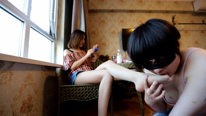 【珊瑚湾】喵学姐玩女奴舔肉丝脚