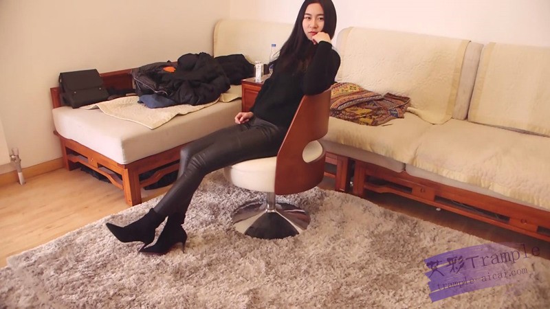 艾丝绝美紧身皮裤丝袜足底！插M嘴到流血，最后还抚慰M_HD绳艺资源