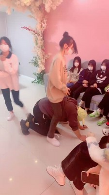 【精神小妹】精彩-素人群调原味鞋袜辱狗 bf20125