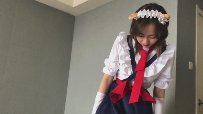 洛丽塔美女踩踏调教 YC-220309-4