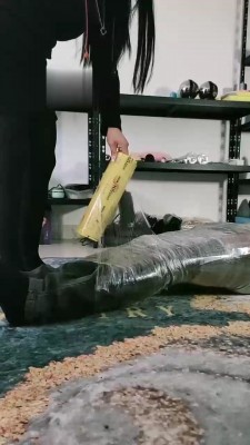 【一一S】保鲜膜包裹窒息踩踏 bf18204_HD绳艺资源