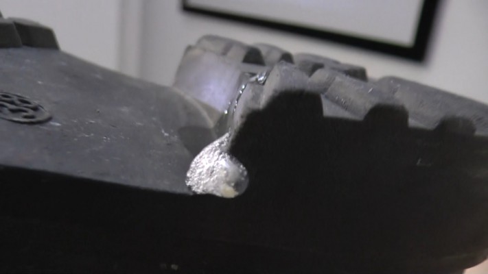 1Kitty baby 第一人称舔鞋底臭袜踩脸