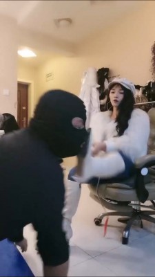 【傲雪】白靴子S调垃圾桶狗 bf23277_HD绳艺资源