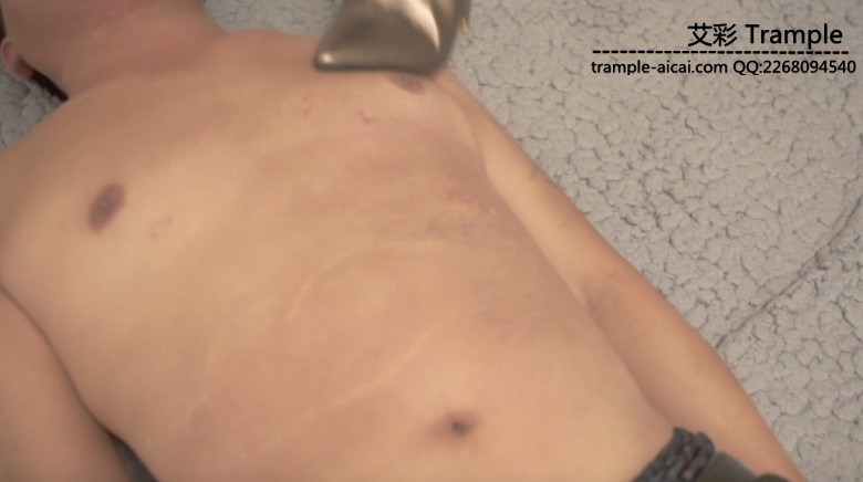 落芸歆凝高跟跺