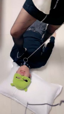 【梦涵大大】偷舔主人脚被惩罚 bf23027