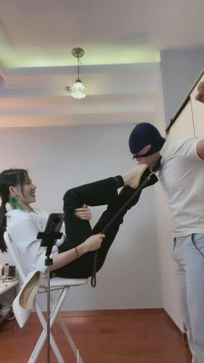 【芷晴】白领把家奴吊绑重度鞭打 bf11975