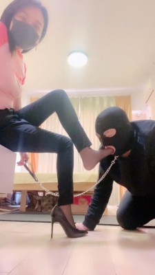 【小妮】高跟踩踏踢裆丝袜脚捂脸 bf23053