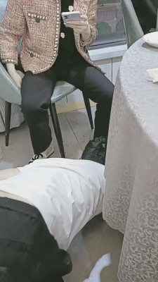 【美帝】餐桌下狗伺候【双视角版】 bf11855