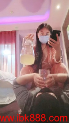 【嗯哼S】睡衣S圣水灌狗奴