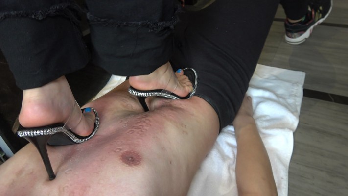 【彼岸花】双高跟狠踩贱狗 YC-230425-11