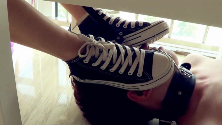 【黑冰女主】【冰时代】帆布鞋棉袜踩踏玩弄瘦奴