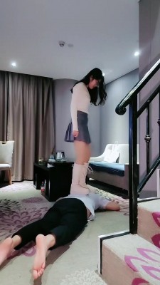 【嘉妮】长靴御姐转胯踩踏狗 bf21370