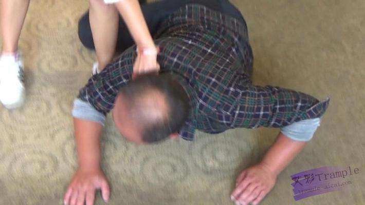 小薇实战防身情景演练