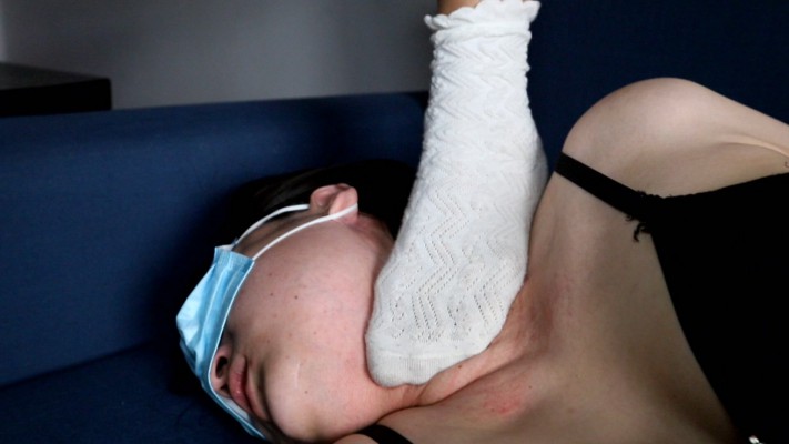 【惑心】臭袜窒息踹裆踩喉咙