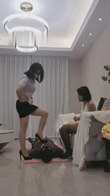 【萝莉糖糖】三朵金花玩弄房东【三视角版】 bf15222