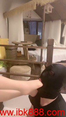 套路直播【领主老大】奴下奴-让闺蜜喝圣水/教她虐狗 bf23379