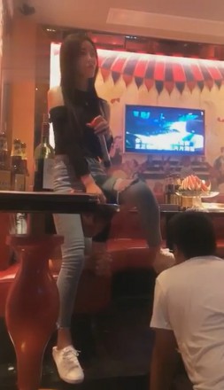 vivi，KTV调教双奴