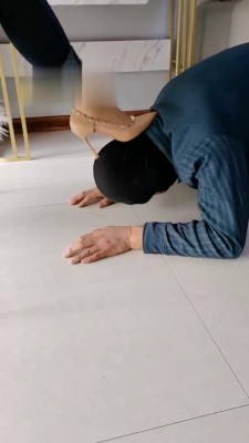 【辣姐】御姐脏高跟鞋蹂躏 bf21906