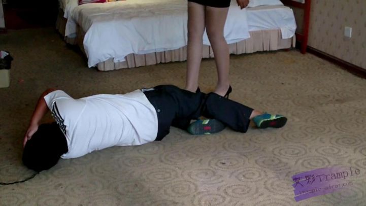 职场女秘书教你防狼绝招.