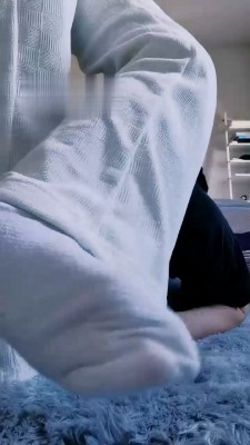 【启蒙老师】近距离白袜裸足调狗 bf22092