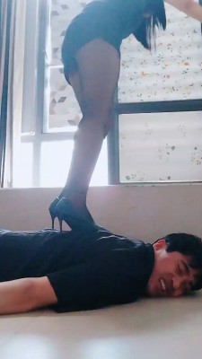 【刘二狗】高跟鞋踩踏专场 bf19565_HD绳艺资源