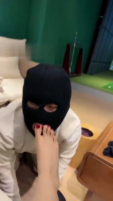 【斯羽】女神打完球后原味脚辱狗 bf21502