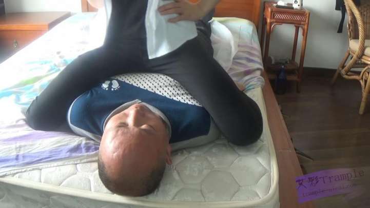 燕子女主骑马坐脸窒息