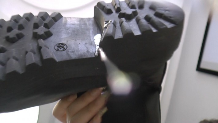 1Kitty baby 第一人称舔鞋底臭袜踩脸