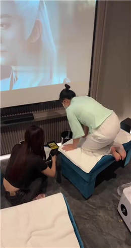 【橘子没熟】闺蜜伺候我和技师JS22090402