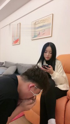 【奈奈生】男友被罚舔各种脏鞋 bf19253