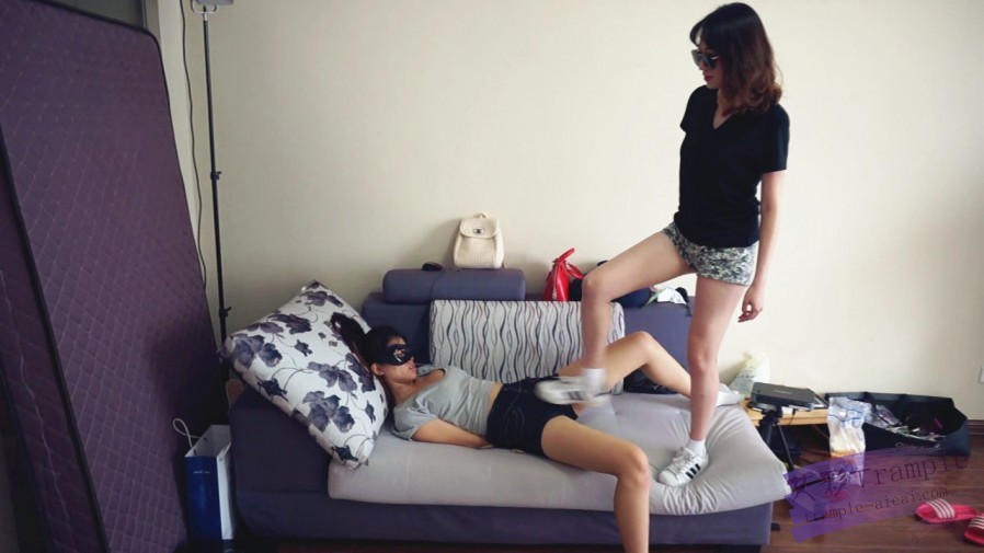 『小妮女女』校花迷药收拾学霸