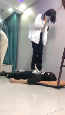 【精神小妹】被素人学生主群调群虐【续集】 bf17798