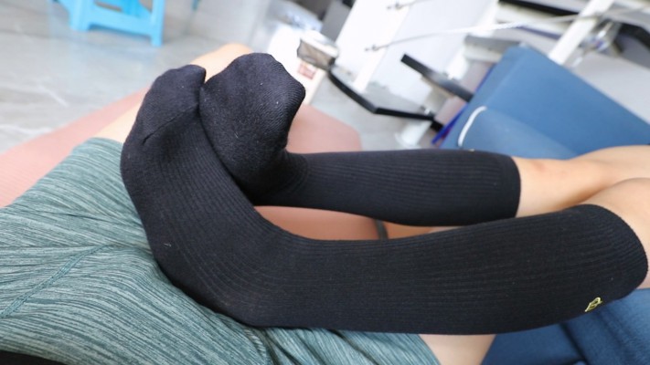 【珊瑚湾】Baby JK踹跺狗裆