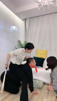 【鑫儿教头】带素人辣小妹玩狗 bf19668