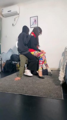 【星探】素人幼师带妈妈玩狗 bf23102