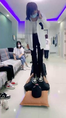 【精神小妹】推荐-学生素人群调贱货 bf17794_HD绳艺资源