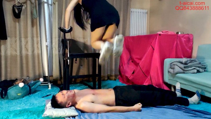 塑料脚套当袜子穿跳踩运动捂到全是脚汗后让奴舔干净 YC-220105-5