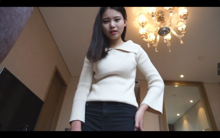 洛芸狂扇家务奴耳光