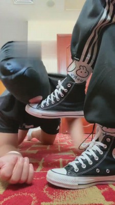 【甜沁】学生S脏臭棉袜蹂躏 bf15725_HD绳艺资源